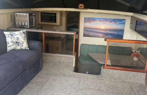 Old Saybrook Boat Rental | Cozy Yacht with Marina Views