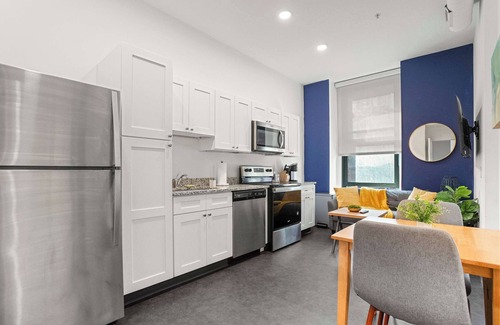 Cultural District Apartment | CozySuites Classy 1BR in Downtown Pitts #11