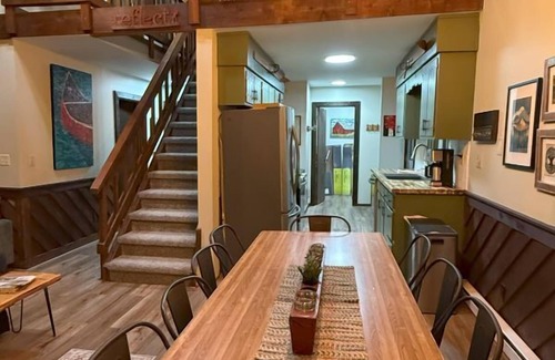 Beech Mountain House | CR-266 Alter Ego Totally updated house walk to the Beech Mountain Resort