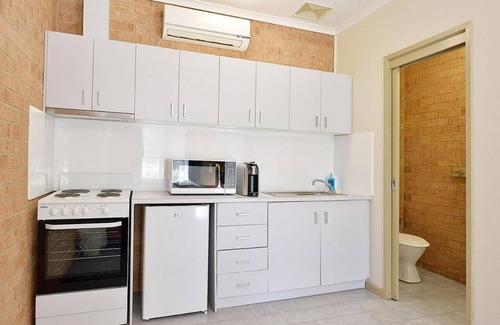 Cranbourne Hotel | Cranbourne Motor Inn