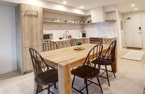 Whistler Creekside Condo | Creekside 2BR:Sleeps 6, Patio + BBQ & Free Parking,Pool, Near Shops and Lakes!