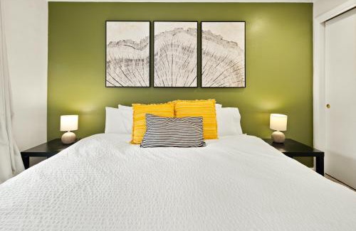 Hangen Ranch And M and B House | Creekside Mountain Views Hot Tub