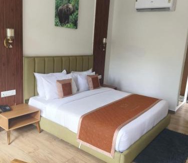 Kashipur Hotel | Creekwood Farmhouse Resort