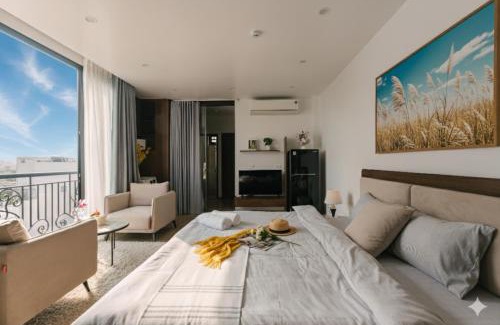 Nhat Tan Apartment | Crescendo Stylist Studio Lakeview