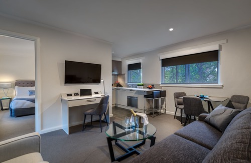 St Kilda West Apartment | Crest on Park