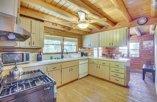 Cedarpines Park Cabin | Crestline Area Vacation Rental Cabin w/Decks!