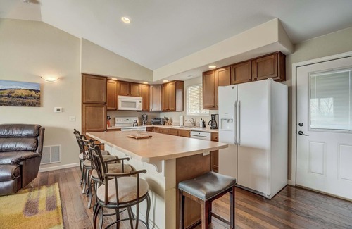 Central Colorado Springs House | Crestview Place! 2 Mins to UCCS, Patio, and BBQ