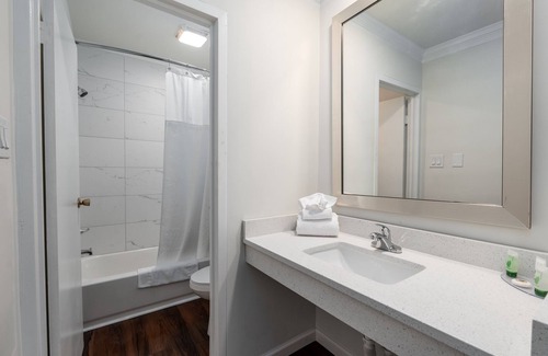 Crewe Hotel | Crewe Boutique Inn