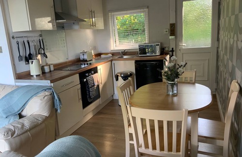 Bont Newydd Cabin | Crib Goch Cozy Dog-friendly Cabin Retreat