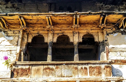 Kharsali House | crispy views of snow-clad majestic Himalayas