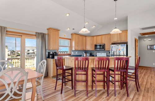 Nags Head House | Critic's Choice: Semi-oceanfront, Pool, Spa