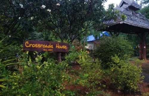 Chong Kham Resort | Crossroads house