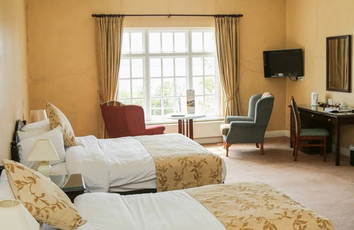 Mount Nugent Hotel | Crover House Hotel