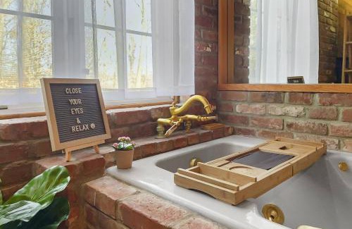 Seymour House | Crown Carriage House