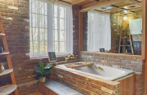 Seymour House | Crown Carriage House