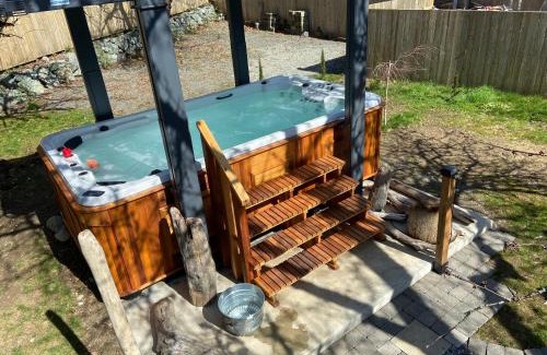 Lake Cowichan Bed & Breakfast | Crown House B&B