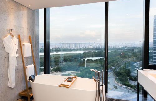 Licheng District Hotel | Crowne Plaza Quanzhou Riverview by IHG