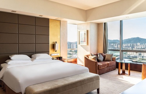 Laishan Hotel | Crowne Plaza Yantai Seaview by IHG