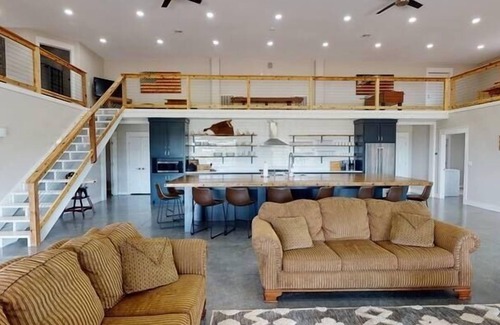 Moodys House | Crystal Creek Ranch - Stunning Lodge on 500 Acres with High-speed Internet
