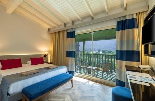 Beldibi Resort | Crystal Flora Beach Resort – All Inclusive