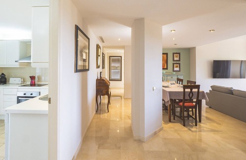 Elviria Apartment | Cubo's Apartment Boutique Elviria Hills/golf/free wifi