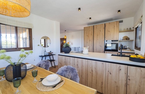 Coin Cottage | Cubo's Casa Rural Pulpito/air conditioning/free wifi/private pool