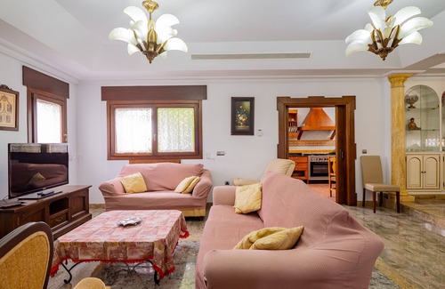 Cartama Villa | Cubo's Villa Fina & Minigolf included/luxury villa/wonderful views/heated pool/mini golf