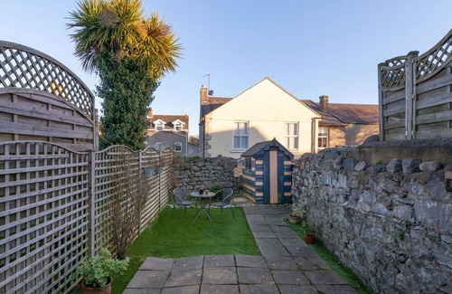 Castletown Cottage | Curlew Cottage - a holiday cottage that sleeps 2 guests in 1 bedroom