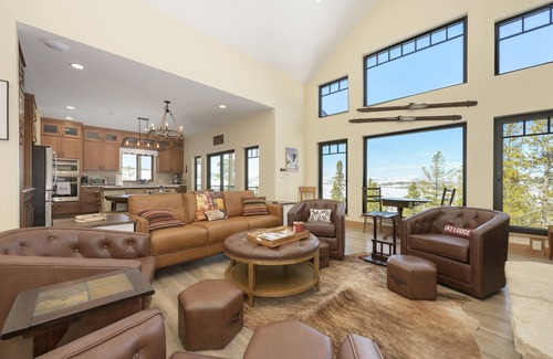 Granby House | Custom 4BDR, Hot Tub, Views, Ski in/out, Slps 10!
