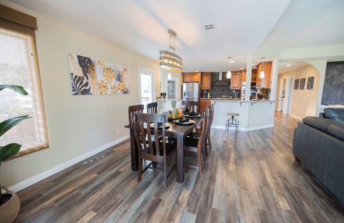 Temecula House | Custom Pool Home Surrounded by Wineries and a Quick 10min. Drive to Pechanga.