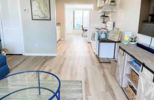 Ocean Shores House | Cute Beach House half a block from the beach 🏝