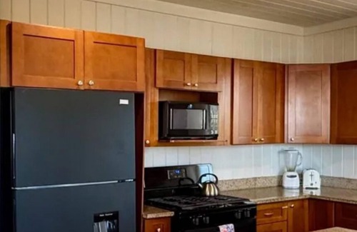 Rainbow Bay House | Cute & Quaint Take Ya Time Cottage