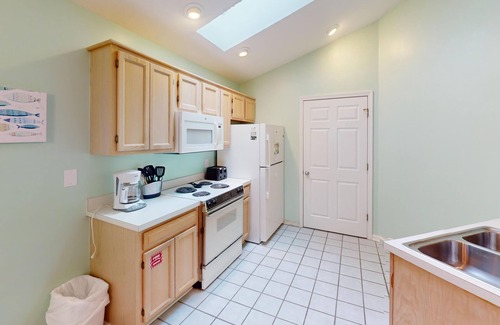 Sunset Beach Condo | CV17D, Golf Villa Retreat, Breathtaking Views, Relaxation Awaits