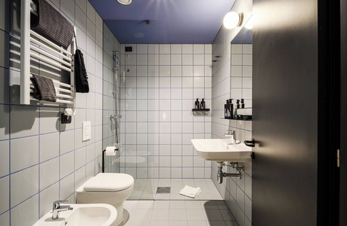 Crocetta-San Lazzaro-Modena Est Hostel | CX Modena Crocetta