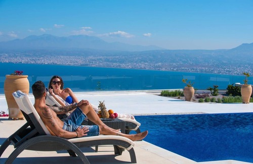 Agia Pelagia Villa | Cycladic Villa Wedding Retreat