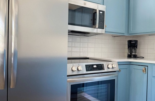 Newburgh Apartment | Cypress Suites 7A - KING 2BD/1BA Apt in Newburgh