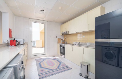 Bab Al Bahr Apartment | Czechin - Kahraman Building