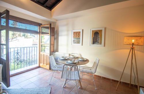 Sacromonte Apartment | Dúplex Cuesta del Chapiz con vistas a la Alhambra by A3Rentals