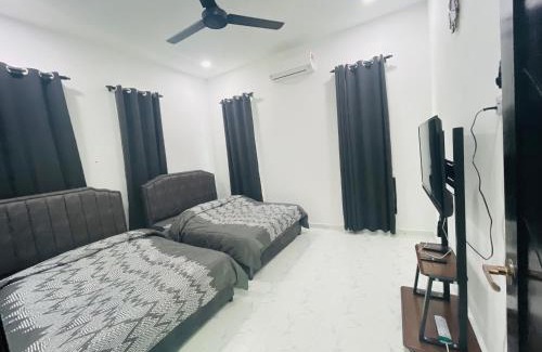 Kampung Telong Villa | D Aur Poolvilla Seaview