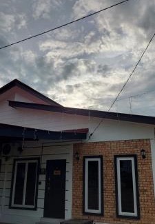Kampung Serandu House | D'Tanjung Homestay - Tulip