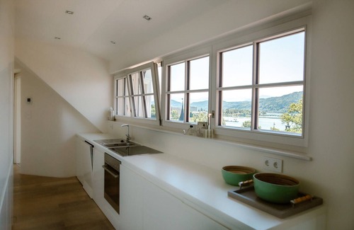 Poertschach am Woerthersee Apartment | Dachgeschoss Apartment am Wörthersee mit Terrasse & Seezugang