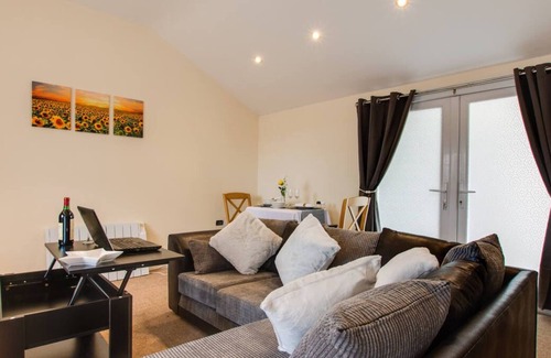 Carmarthen House | Dairy Cottage Retreat