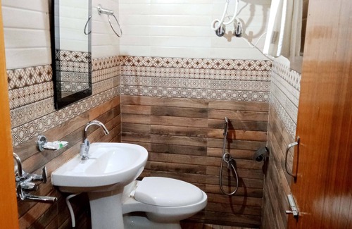 Bhimtal Hotel | Damyanti Hotel And Resort