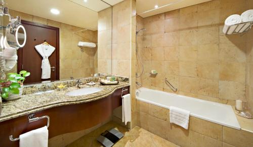 Jebel Dhanna Resort | Danat Jebel Dhanna Resort