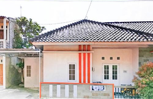 Sedayu Hotel | Danesty Homestay Sedayu near Universitas Mercu Buana Yogyakarta RedPartner