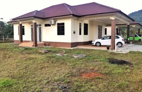 Kampung Baru House | Danial Homestay Ajil