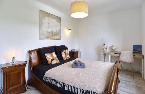 Neudorf Ouest Apartment | Dans les étoiles - 2 bedroom with free parking near to the city center
