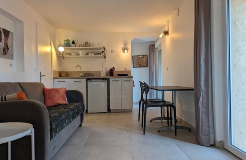 Pasteur Apartment | Dans Villa, Charme, Piscine, Jardin, Calme, gay Friendly, Centre Nice