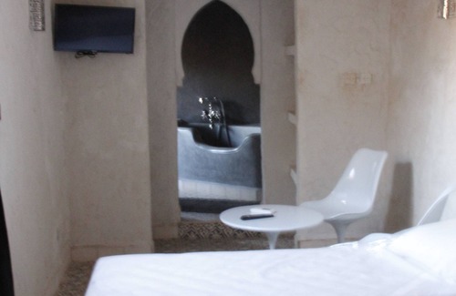 Issen House | Dar Hugo - Riad in the countryside