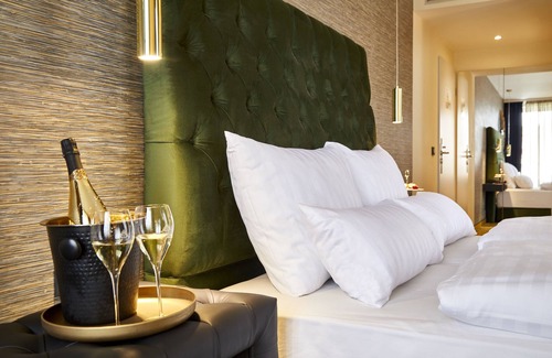 Dusseldorf Old Town Hotel | Das Carls Hotel